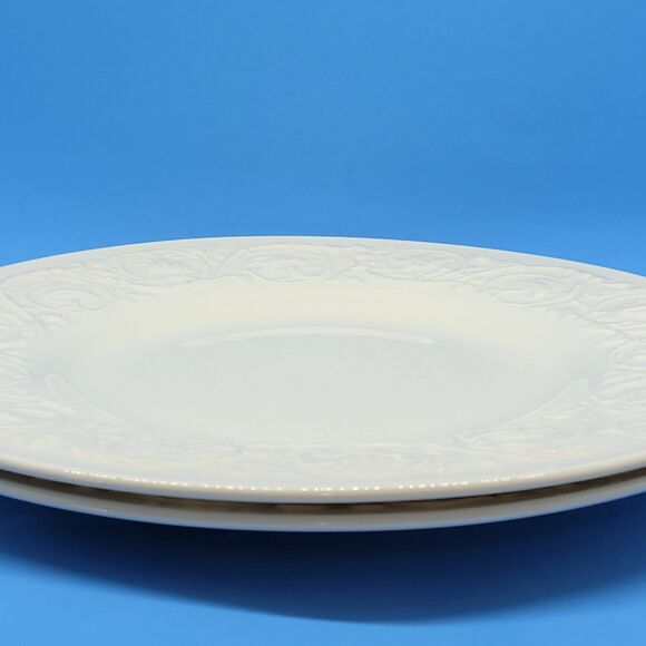 Wedgwood Patrician Embossed Cream 10.5" Dinner Plates Set of 2 - Picture 11 of 13